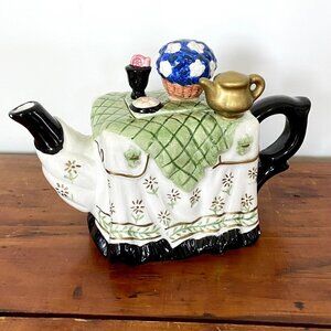 ADORABLE TEA POT PRODUCED FOR HOUSTON HARVEST